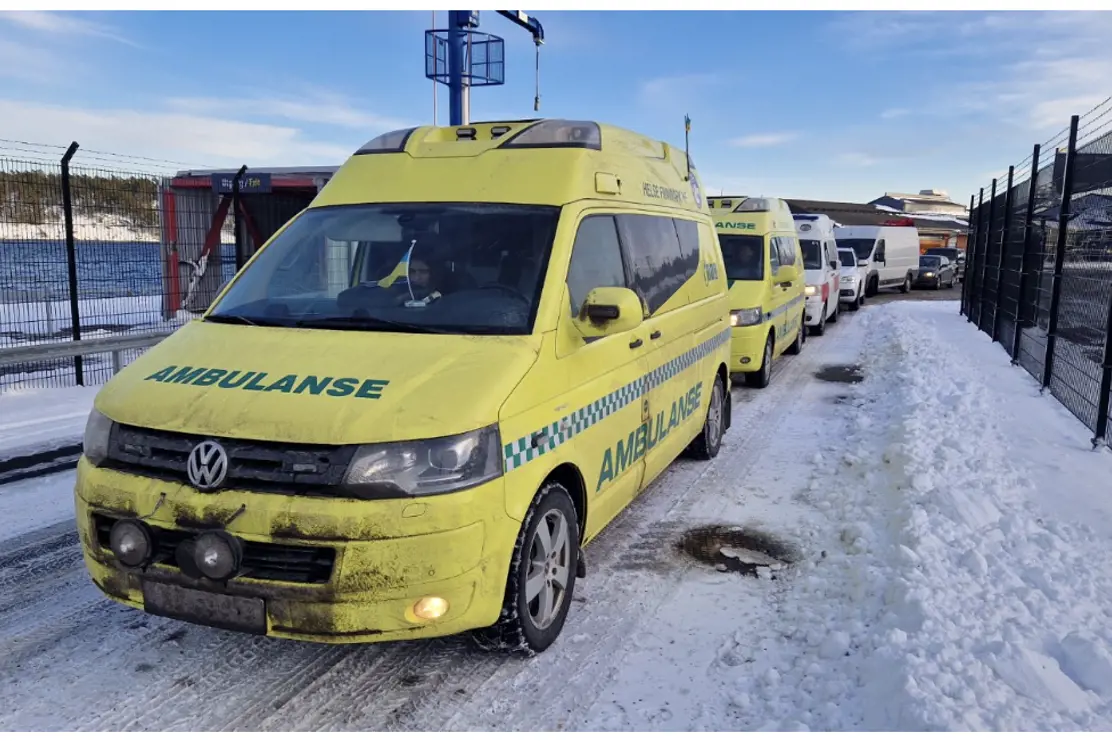 Ambulansene fra Vadsø på vei inn i Ukraina.  